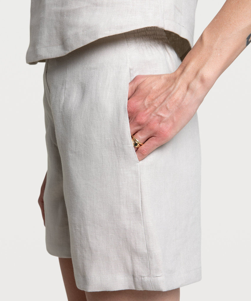 Relaxed Linen Weekend Shorts